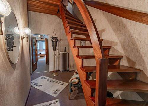 Treppe ins OG - 4 Zimmer Reihenmittelhaus zum Kaufen in Bremen / Findorff