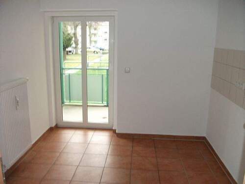 Küche mit Balkonzugang - 