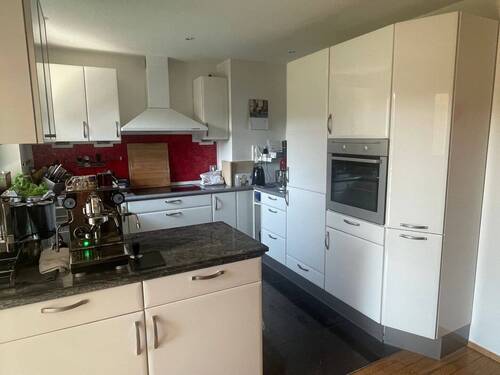 Hochwertige Lack-Einbauküche - 