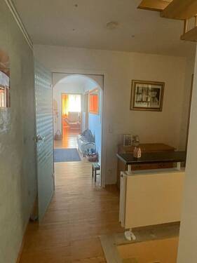 Flurblick zum Wohn/Essbereich - 