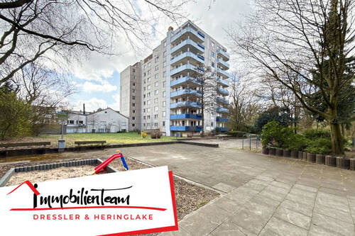 Titelbild - Helle 2-Zimmer-Wohnung mit Balkon, Tiefgarage und Parklage in Hamburg-Wandsbek