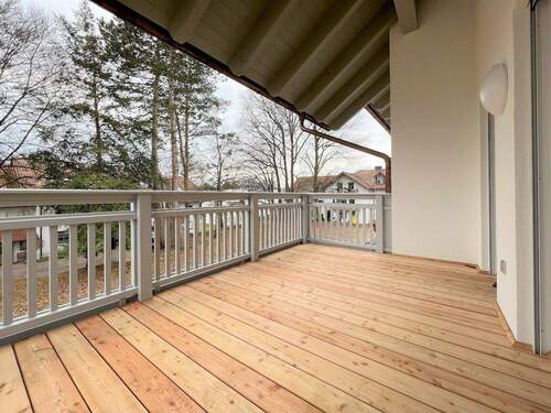Großzügiger Balkon mit Naturblick - Ihr Ruhepol im Grünen! - 
