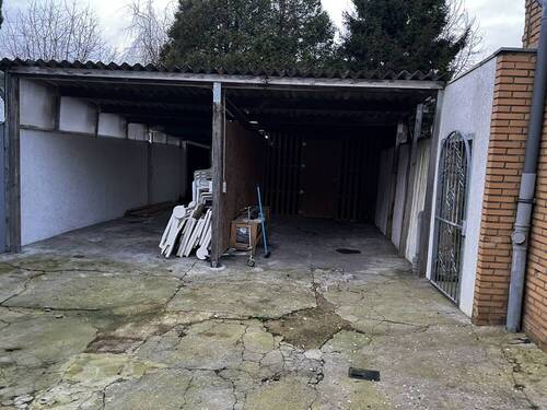 zwei Abstellplätze - 