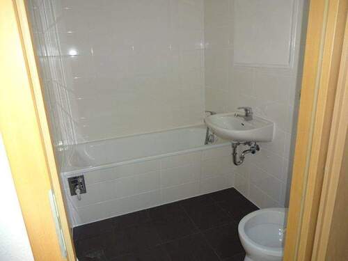 Badezimmer - Etagenwohnung mit 69,10 m&sup2; in Brandenburg an der Havel zur Miete