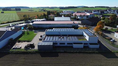 Bauwerk in Bestzustand - Halle zum Kaufen in Berngau