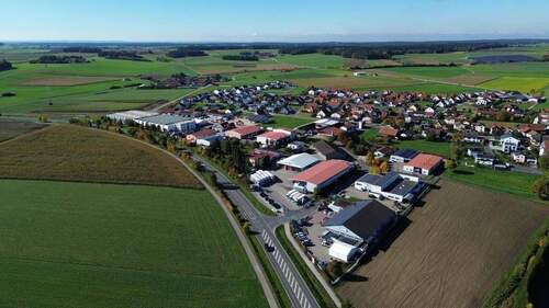 Verkehrsgünstige Lage - Halle in Berngau