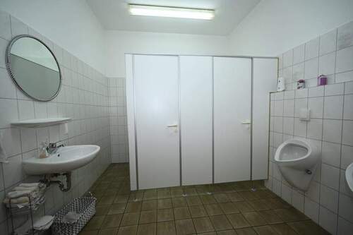 WC-Herren und Damen getrennt - 