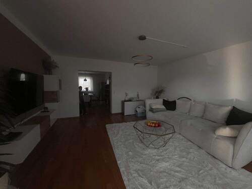 Offenes Wohnkonzept mit fließenden Raumübergängen und modernem Deckendesign - Etagenwohnung mit 97,00 m&sup2; in Pocking zum Kaufen