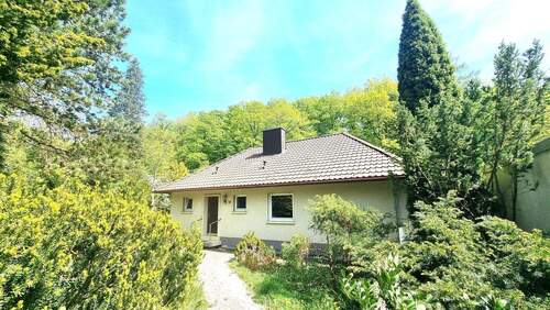 Haus - Eingangsbereich - 9 Zimmer Mehrfamilienhaus, Wohnhaus zum Kaufen in Scheinfeld