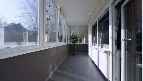 Balkon mit Verglasung! - 