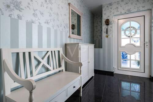 Vorderer Eingang Wohnung EG - 