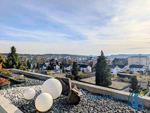 Schickes Familiendomizil mit Aussicht! - Fabelhafte Terrassen-Traumwohnung - mit dem Charakter eines Einfamilienhauses!