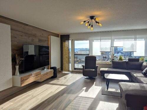 mit Zugang zur Terrasse - 5 Zimmer Terrassenwohnung in Giengen an der Brenz