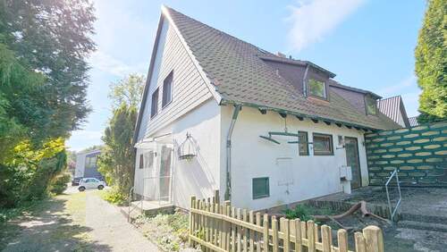 von hinten vor Garage.jpg - 