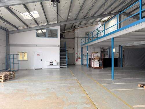 Halle mit Bürozugang - Büro in Worms