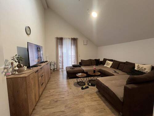 Bild 2 - 4 Zimmer Etagenwohnung zum Kaufen in Aidenbach