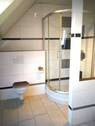 Badezimmer im Dachgeschoss - 