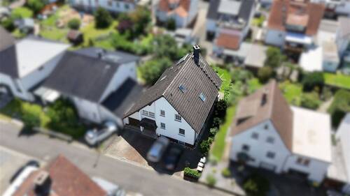 Außenansicht - Front - 5 Zimmer Mehrfamilienhaus, Wohnhaus zum Kaufen in Niestetal
