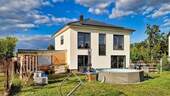 Außenansicht - Modern, nachhaltig und energieeffizient