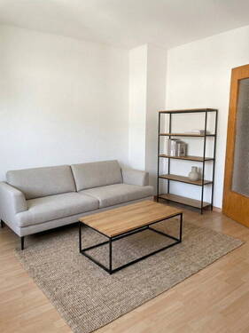 großzügiges Privatzimmer - 3 Zimmer Etagenwohnung zur Miete in Frankfurt am Main