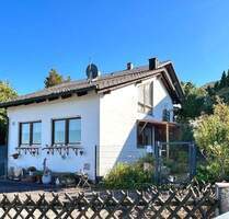 Wunderschöne DHH mit Fernblick - 325.000,00 EUR Kaufpreis, ca.  123,60 m² Wohnfläche in Altmannstein (PLZ: 93336)