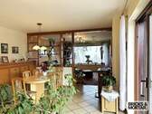 Ess-Wohnbereich mit Terrassenzugang - 4 Zimmer Mehrfamilienhaus, Wohnhaus in Kühlenthal