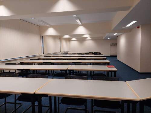 Schulungsraum 0.03 - Flexibler Schulungsraum 0.04 in Lichtentanne - 247, möbliert, Parken