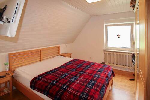 Schlafzimmer 1 - 5 Zimmer Einfamilienhaus in Großefehn