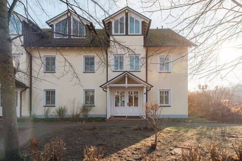 Der überdachte Hauseingang - 2 Zimmer Etagenwohnung in Binz