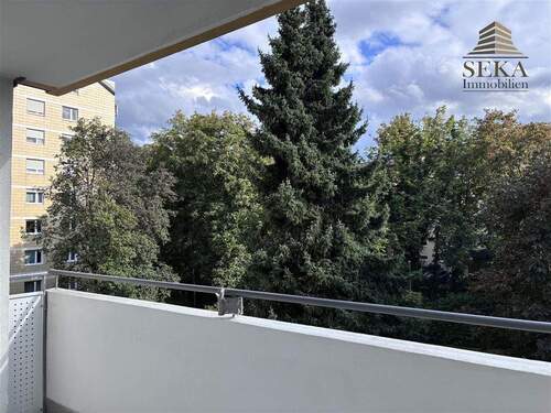 Balkon / Terrasse - 4 Zimmer Etagenwohnung zum Kaufen in Deggendorf