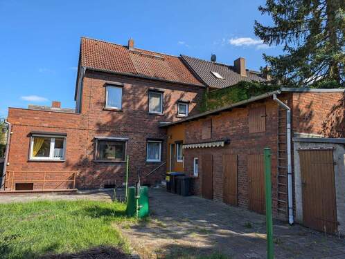 Hofseite - Ruhige Lage und viel Platz in Piesteritz