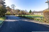 Blick zur Zufahrtsstraße - 