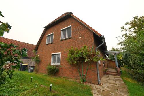 Straßenansicht - Perfekt für die Familie - 399.000,00&nbsp;EUR Kaufpreis, ca.&nbsp; 136,00&nbsp;m&sup2;&nbsp;Wohnfl&auml;che