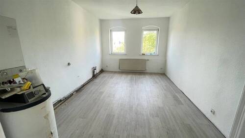 Wohnküche (EBK wird eingebaut) - 4 Zimmer Etagenwohnung zur Miete in Chemnitz