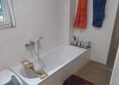 2025-09-17 033 bearb - Badewanne.JPG - Etagenwohnung mit 91,00 m² in Wasserliesch zum Kaufen