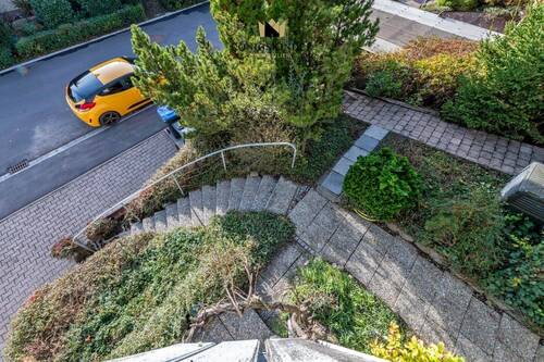 Weg Richtung Hauseingang - 