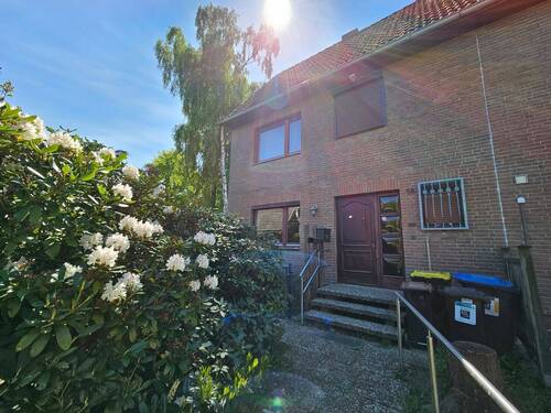 Vorderansicht.jpg - Großzügiges Endreihenhaus in guter Lage von Lauenburg