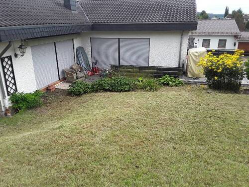 Garten u. Rückseite Haus.jpg - Mehrfamilienhaus, Wohnhaus mit 180,00 m² in Gersheim zum Kaufen
