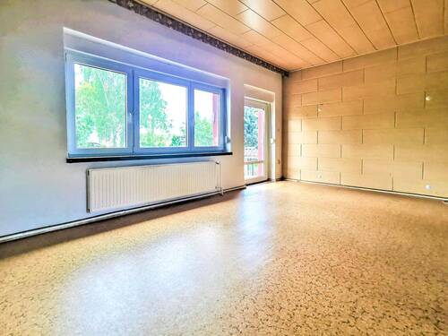 EG Wohnzimmer und Terrassentür - 