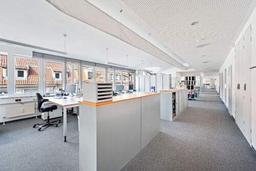 Flur - Büro zur Miete in Stuttgart