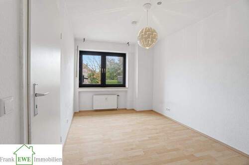 Kinderzimmer Einfamilienhaus mir Einliegerwohnung in Düsseldorf Hellerfof. EIn Angebot von Frank Ewe Immobilien. Ihr Immobilienmakler - 