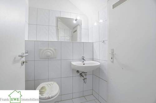 WC Hauskauf Düsseldorf Hellerhof Frank Ewe Immobilien - 
