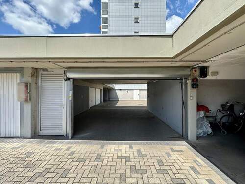 Zufahrt Garage - 