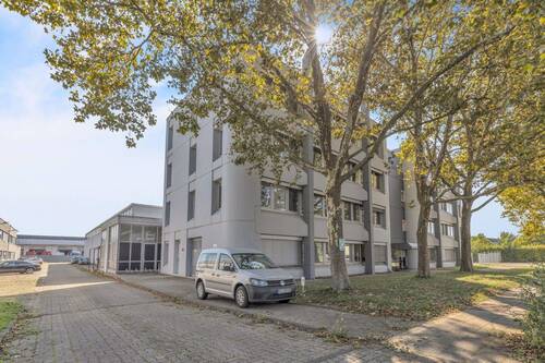 Gebäudeansicht - Halle in Karlsruhe