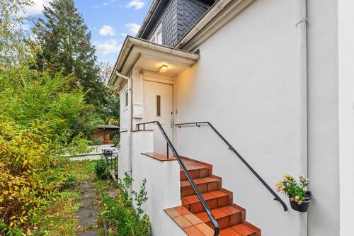 Eingangsbereich zur Dachgeschosswohnung - 