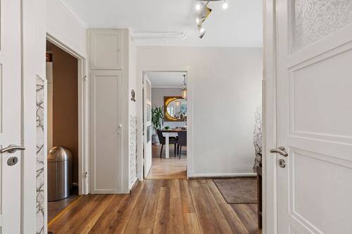 Erdgeschosswohnung Diele - 4 Zimmer Mehrfamilienhaus, Wohnhaus in Hamburg / Rahlstedt