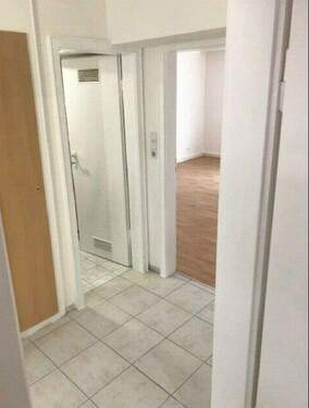Flur - 2 Zimmer Etagenwohnung zum Kaufen in Pforzheim
