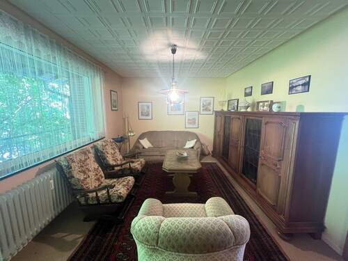 Wohnzimmer - 7 Zimmer Einfamilienhaus in Nohfelden