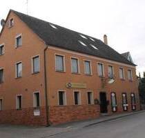 Großzügige, renovierte 3-Zi DG-Wohnung in Veitsbronn