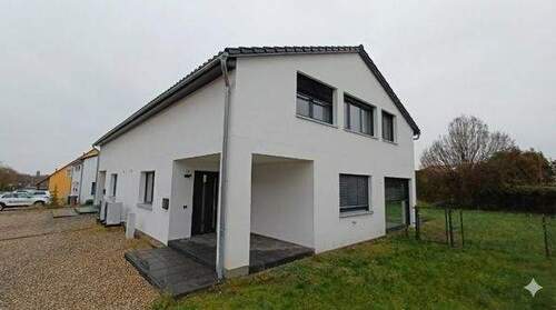 Straßenansicht - Hochwertige Doppelhaushälfte in Burg